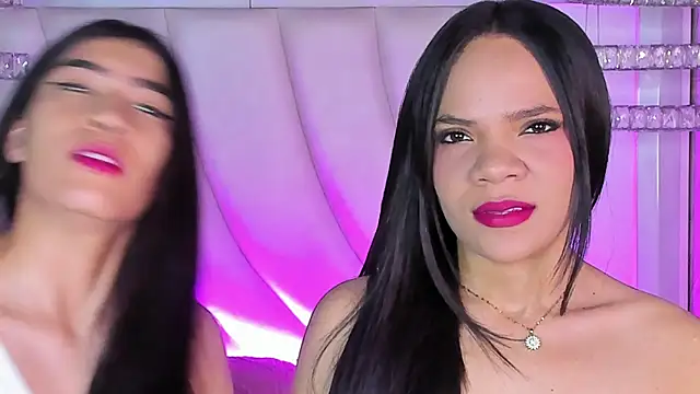 siara and zoe online show from April 25, 11:35 pm