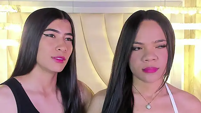 siara and zoe online show from July 6, 11:40 pm
