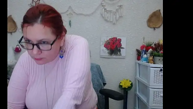 Snapshot of PlayfullMature chatting on September 12, 1:39 am PlayfullMature online show from September 12, 1:39 am