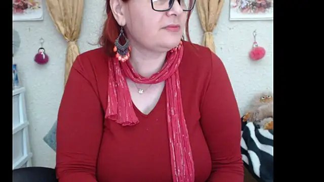 Snapshot of PlayfullMature chatting on October 6, 10:54 am PlayfullMature online show from October 6, 10:54 am