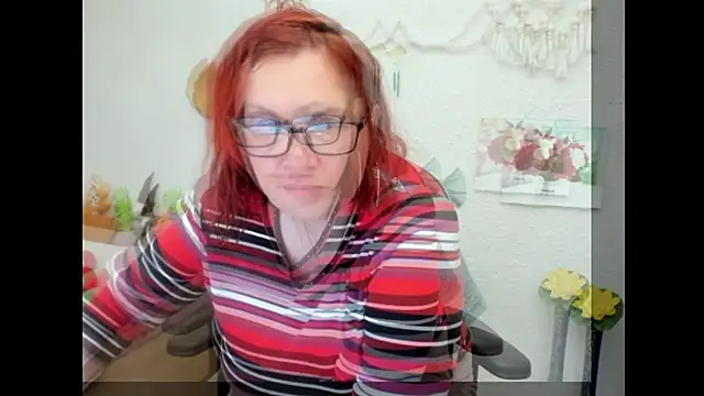 Snapshot of PlayfullMature chatting on September 15, 5:27 am PlayfullMature online show from September 15, 5:27 am