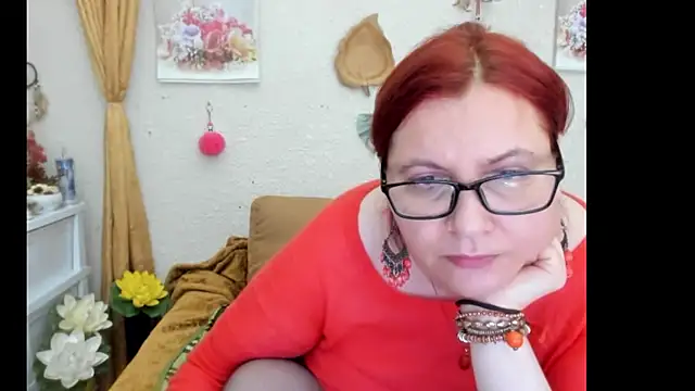 Snapshot of PlayfullMature chatting on October 9, 3:49 pm PlayfullMature online show from October 9, 3:49 pm