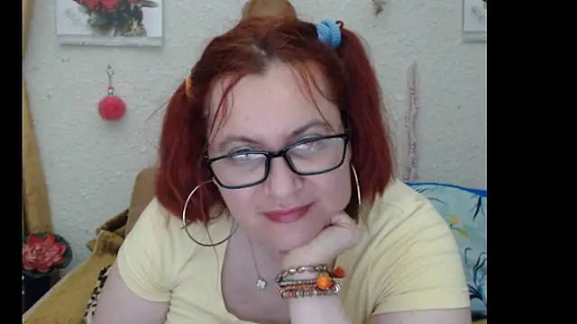 Snapshot of PlayfullMature chatting on October 17, 4:05 am PlayfullMature online show from October 17, 4:05 am