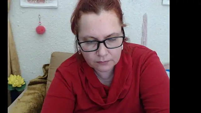 Snapshot of PlayfullMature chatting on October 13, 9:06 pm PlayfullMature online show from October 13, 9:06 pm