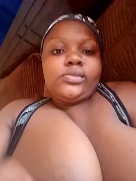 queennapal online show from April 12, 12:41 pm