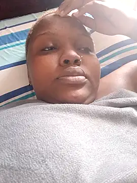 queennapal online show from April 23, 1:13 pm