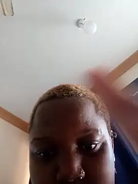 queennapal online show from April 21, 12:56 pm