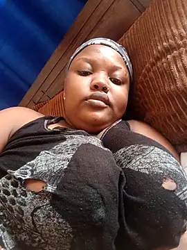 queennapal online show from April 6, 4:46 am