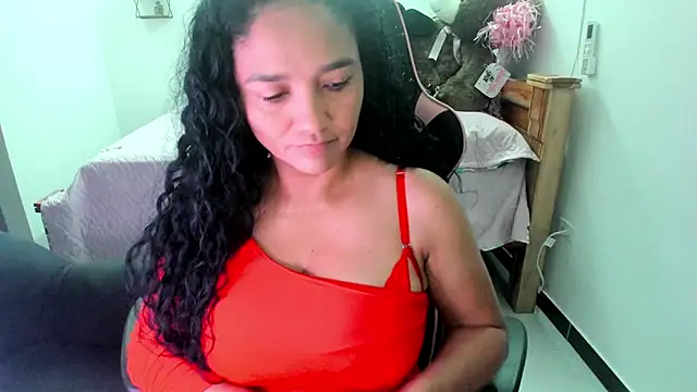 Snapshot of rayza_mature_154 chatting on October 17, 8:56 pm rayza mature 154 online show from October 17, 8:56 pm