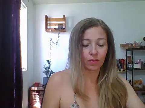 charlott ponce online show from April 6, 7:04 pm