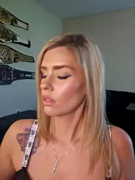 Snapshot of ellieconradxo chatting on October 10, 5:07 pm ellieconradxo online show from October 10, 5:07 pm