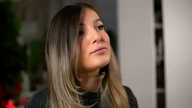 KellyMathews online show from April 24, 2:25 am