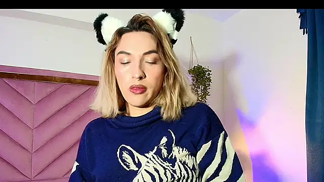 Snapshot of TomLondon_ chatting on September 30, 12:22 pm TomLondon online show from September 30, 12:22 pm