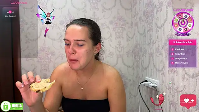 Snapshot of the_princese chatting on October 28, 8:03 pm the princese online show from October 28, 8:03 pm