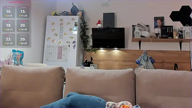 Girl alone home online show from April 23, 3:14 pm