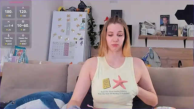 Girl alone home online show from April 25, 1:41 pm