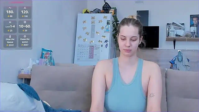 Girl alone home online show from April 26, 2:04 pm