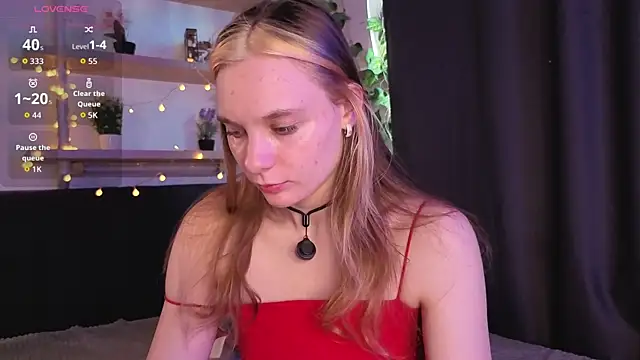 NaokoStifel online show from April 27, 1:35 am