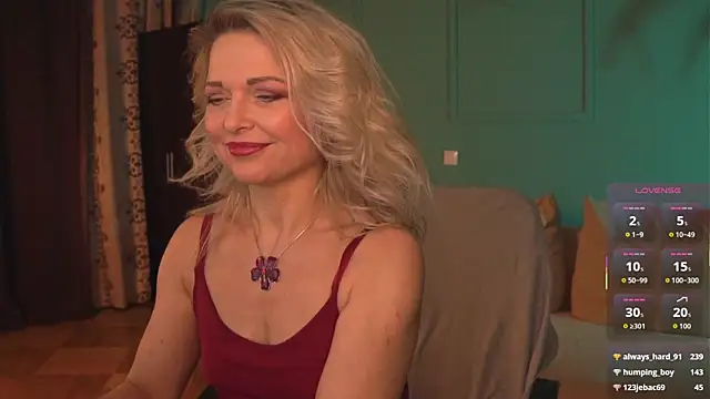 Gloria Lovely online show from April 24, 12:30 pm