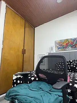 karlamorris  online show from April 25, 1:41 pm