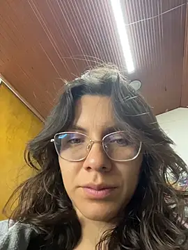 karlamorris  online show from March 11, 1:25 pm