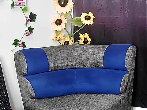 Loraine Ortiz online show from November 21, 8:33 pm