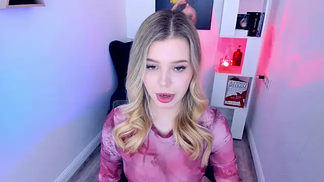 FollowLovee online show from November 28, 7:50 pm