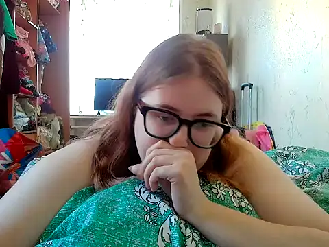 DesireMelissa online show from July 1, 4:45 am