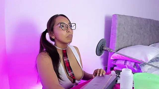 Leticia brownn1 online show from March 2, 7:42 pm