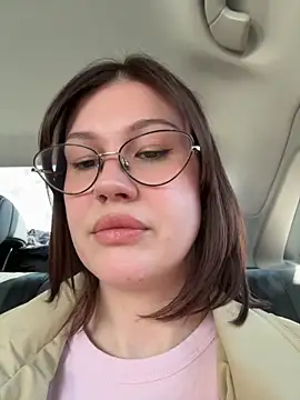 RinaCat online show from April 28, 6:28 am