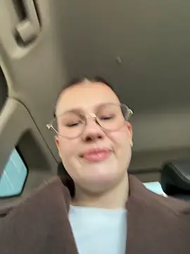 RinaCat online show from March 30, 5:40 am