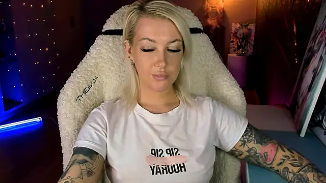 tykioty Miley online show from April 10, 12:44 pm