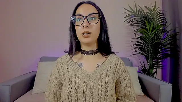 miadaniells hot online show from May 2, 12:30 pm