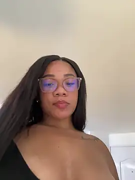 ashley Tompson1 online show from April 28, 4:00 pm