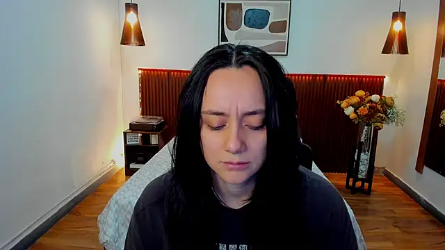 KatherineBond online show from March 25, 6:55 pm