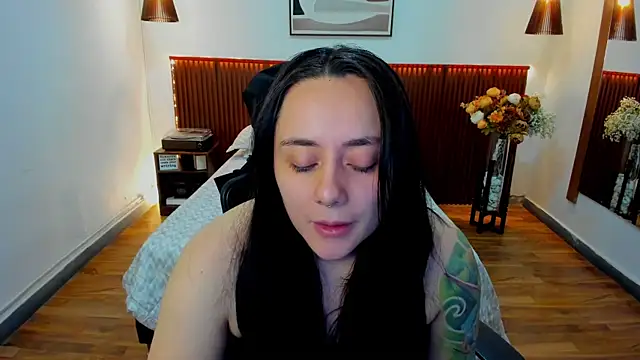 KatherineBond online show from March 27, 7:47 pm