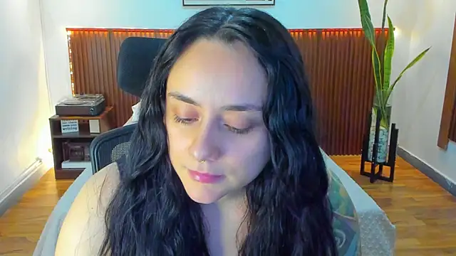 KatherineBond online show from November 3, 8:02 pm