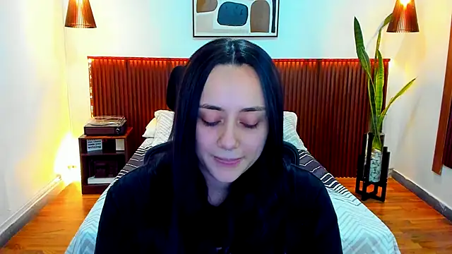 KatherineBond online show from November 29, 7:40 pm