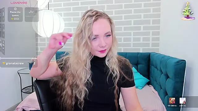 EvaMoran online show from June 22, 2:05 am
