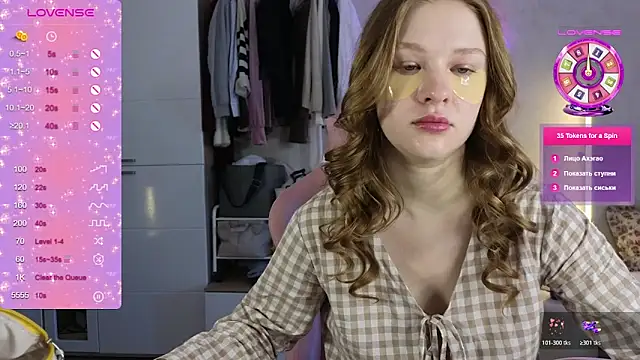 TrissMerigold9 online show from March 13, 7:42 am