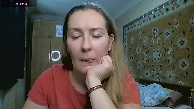 AnnaXLovers online show from June 11, 8:33 am