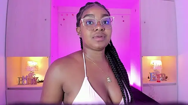 tamaraa smiith online show from October 11, 8:22 pm