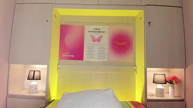 tamaraa smiith online show from March 5, 8:04 pm