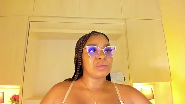 tamaraa smiith online show from December 16, 7:31 pm