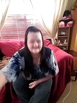 Snapshot of Bayou_Woman68 chatting on September 17, 8:51 pm Bayou Woman68 online show from September 17, 8:51 pm