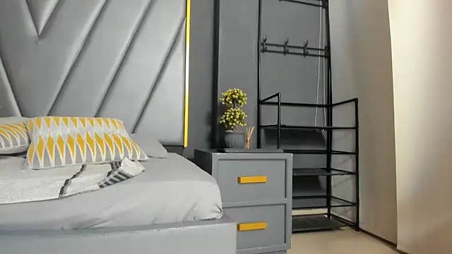 BrendaAdams  online show from March 21, 10:31 am