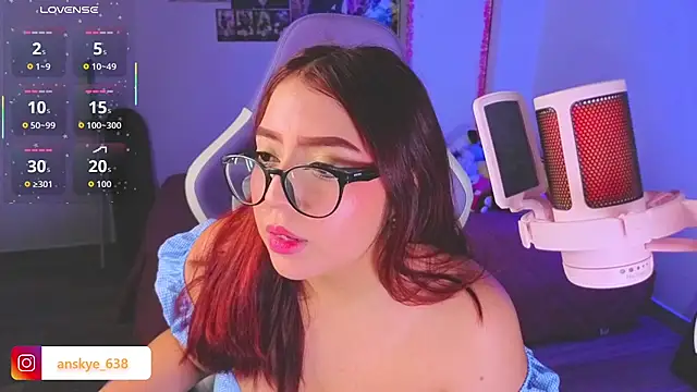 AnngelaSkye online show from April 29, 9:12 am