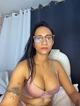 UrNewFantasy online show from July 22, 3:57 pm