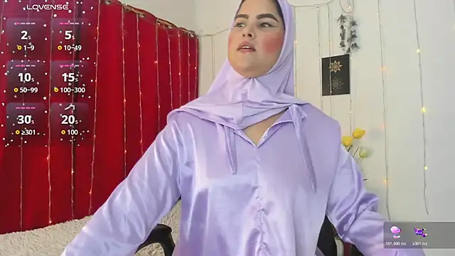 AishaAmin  online show from April 22, 12:13 pm