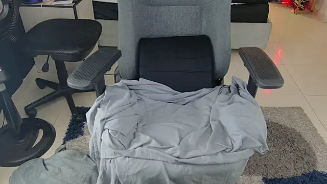 Lucy Fer5 online show from April 22, 2:52 am